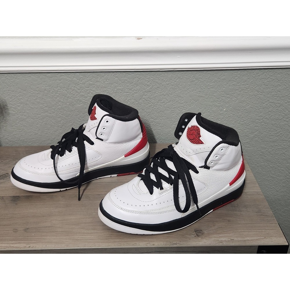 Air Jordan 2 Retro Mid Chicago US Women's Size 7.5 Red White Black Hi-top 2022 - Picture 2 of 15
